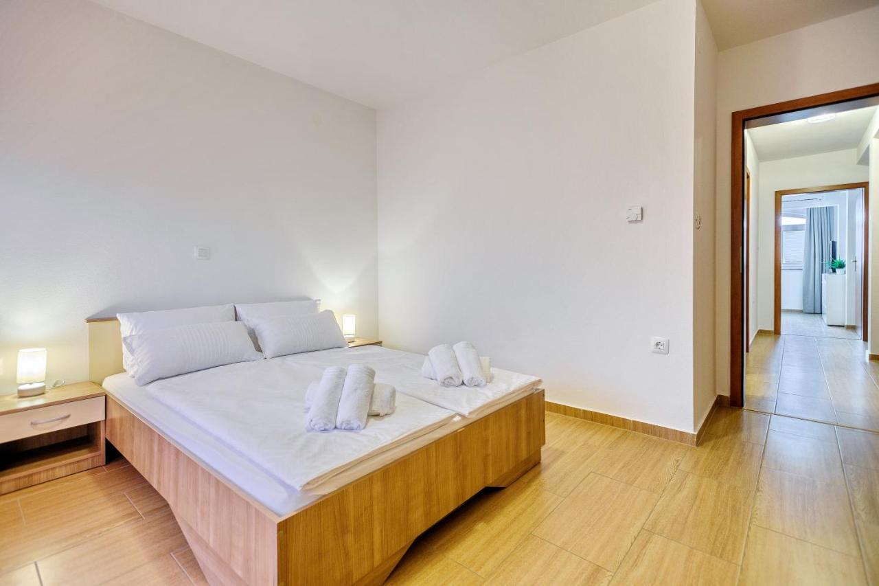 Comfort Apartments In Peaceful Area Zadar - With Garden Esterno foto