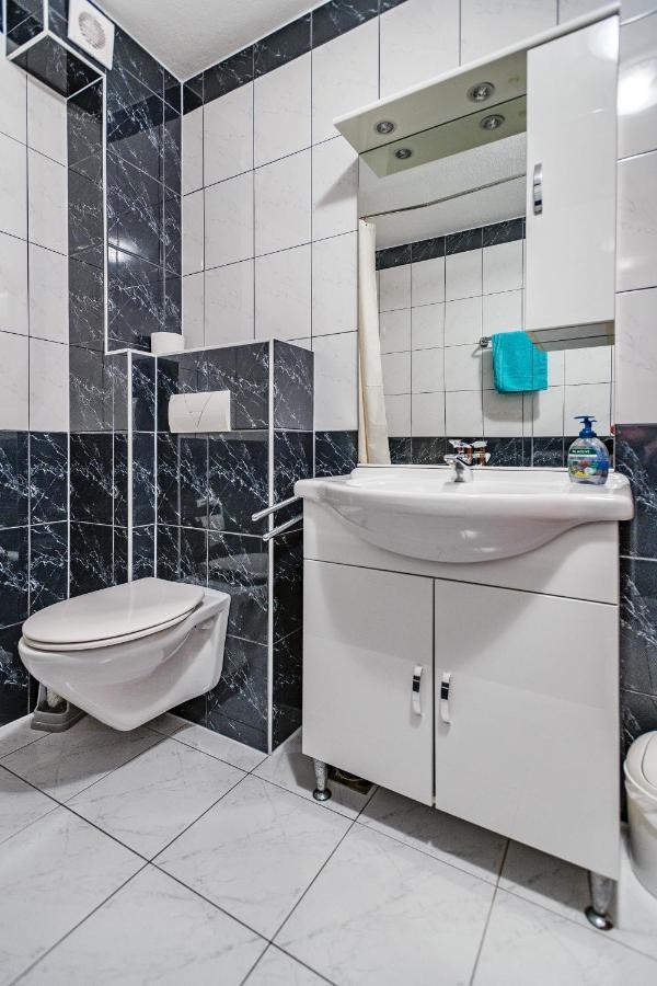 Comfort Apartments In Peaceful Area Zadar - With Garden Esterno foto