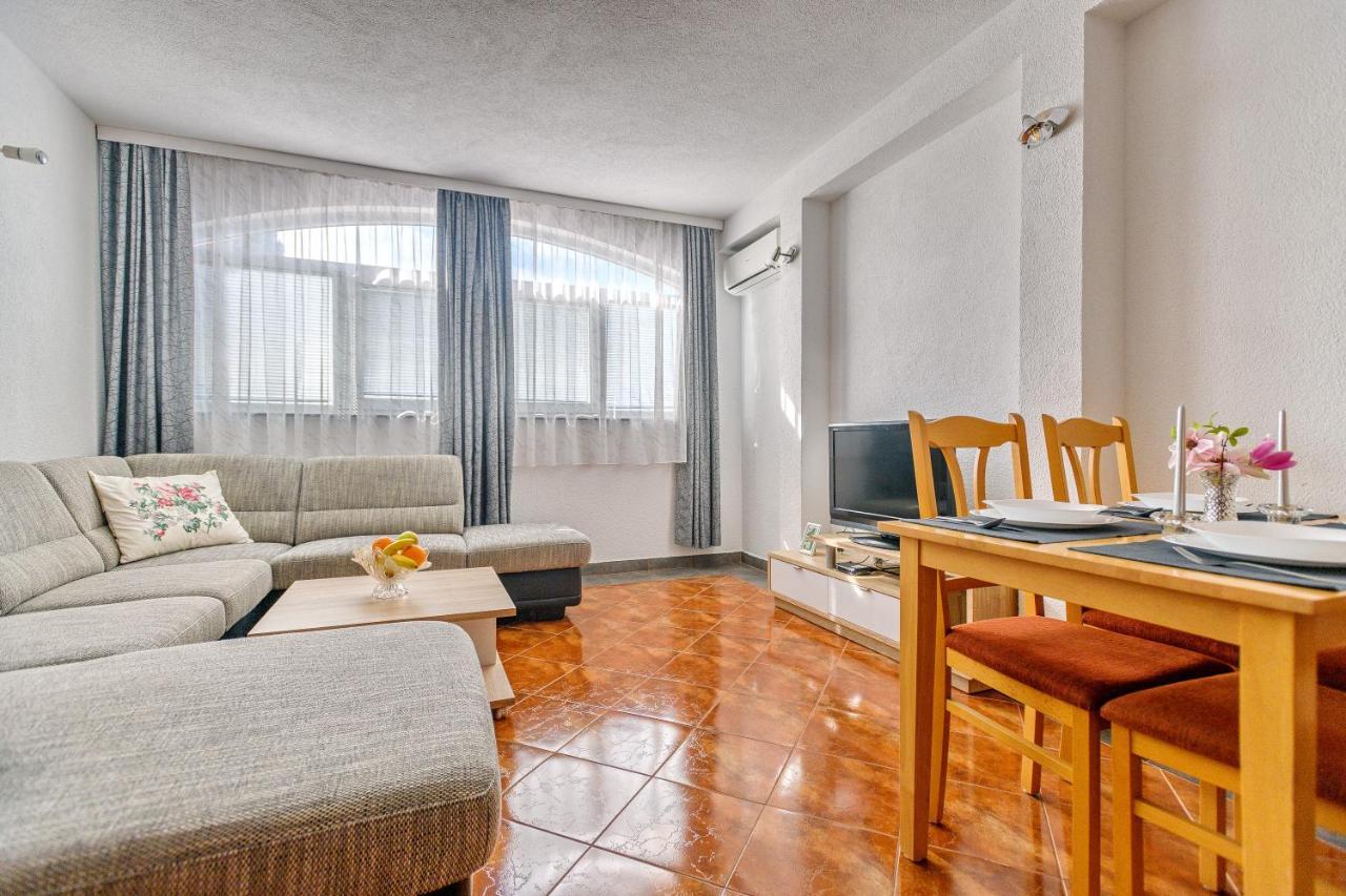 Comfort Apartments In Peaceful Area Zadar - With Garden Esterno foto