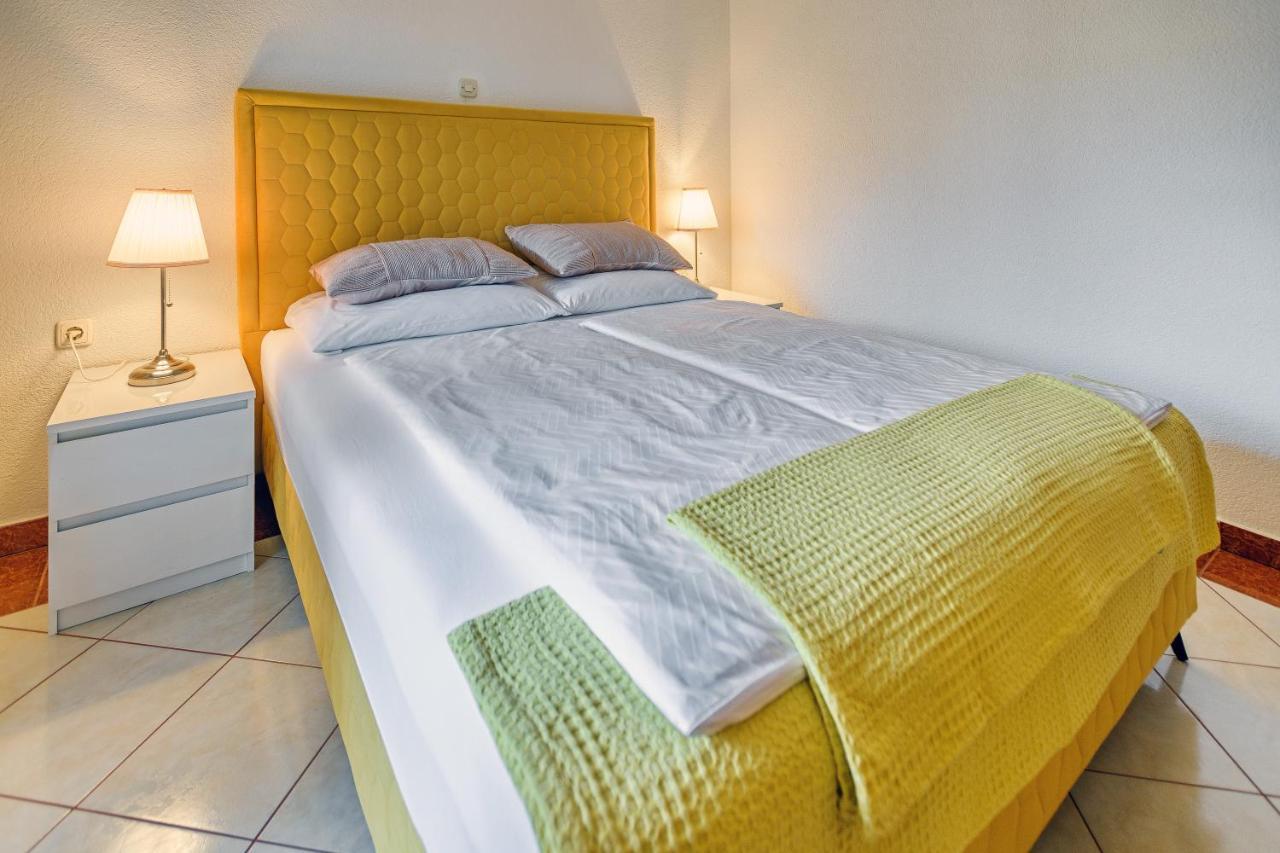 Comfort Apartments In Peaceful Area Zadar - With Garden Esterno foto